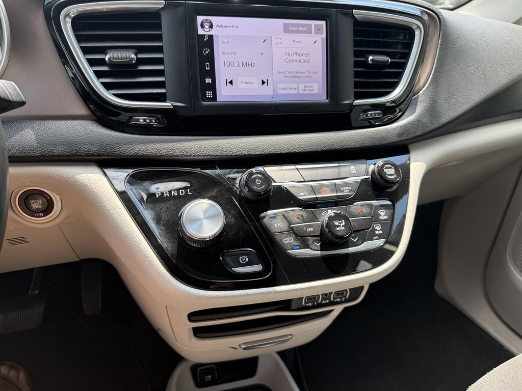 2023 Chrysler Voyager LX photo 11