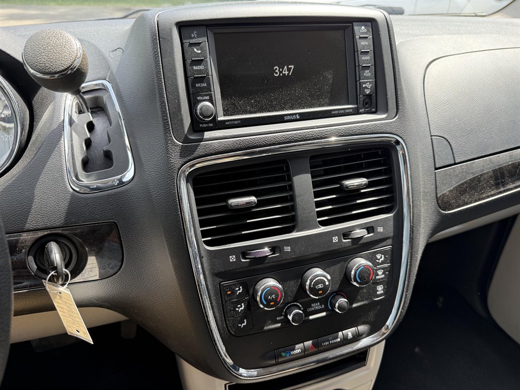 2016 Dodge Grand Caravan - $14,765