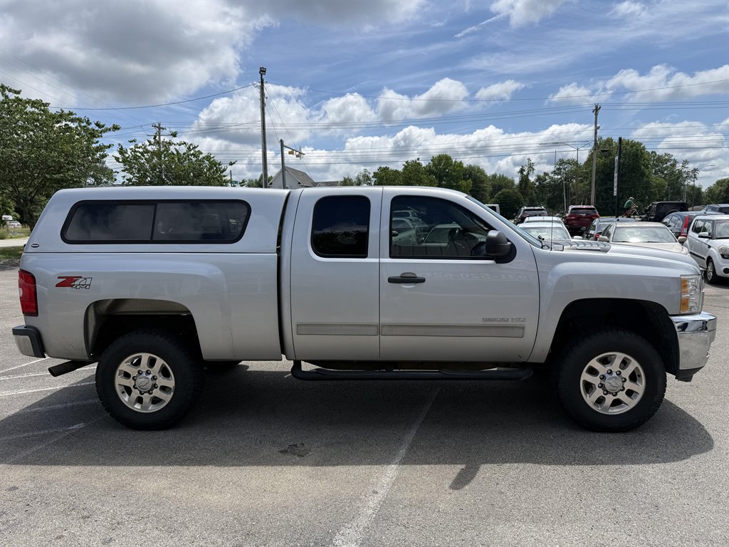 2013 Chevrolet Silverado - $38,995