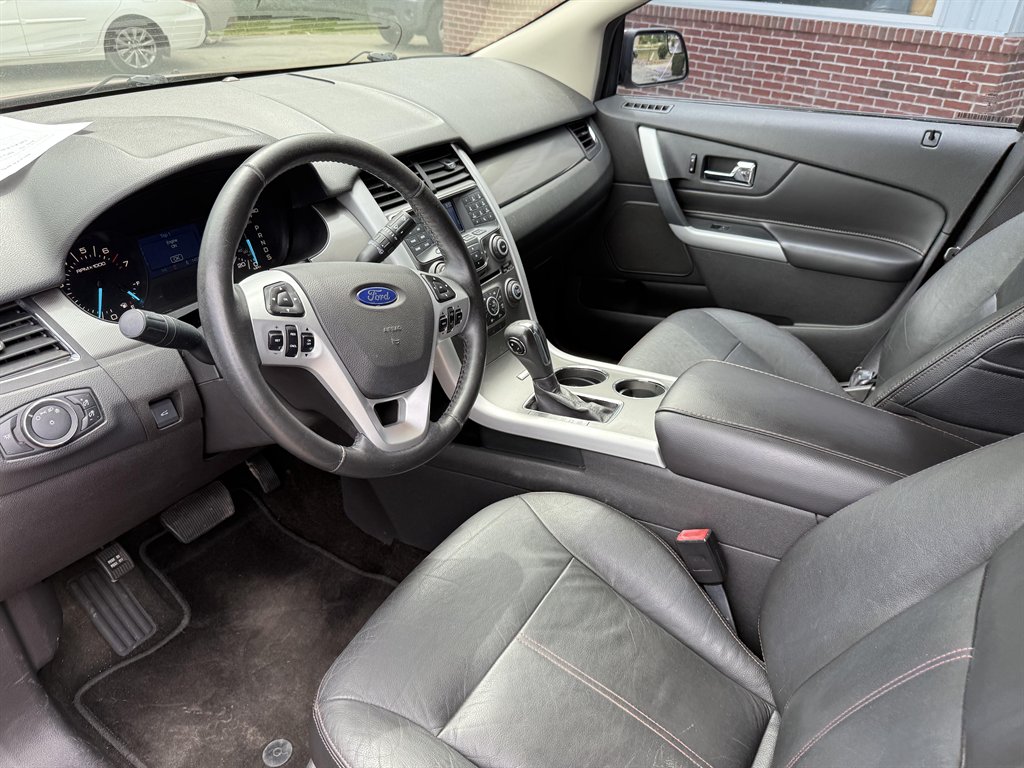 2014 Ford Edge - $9,995