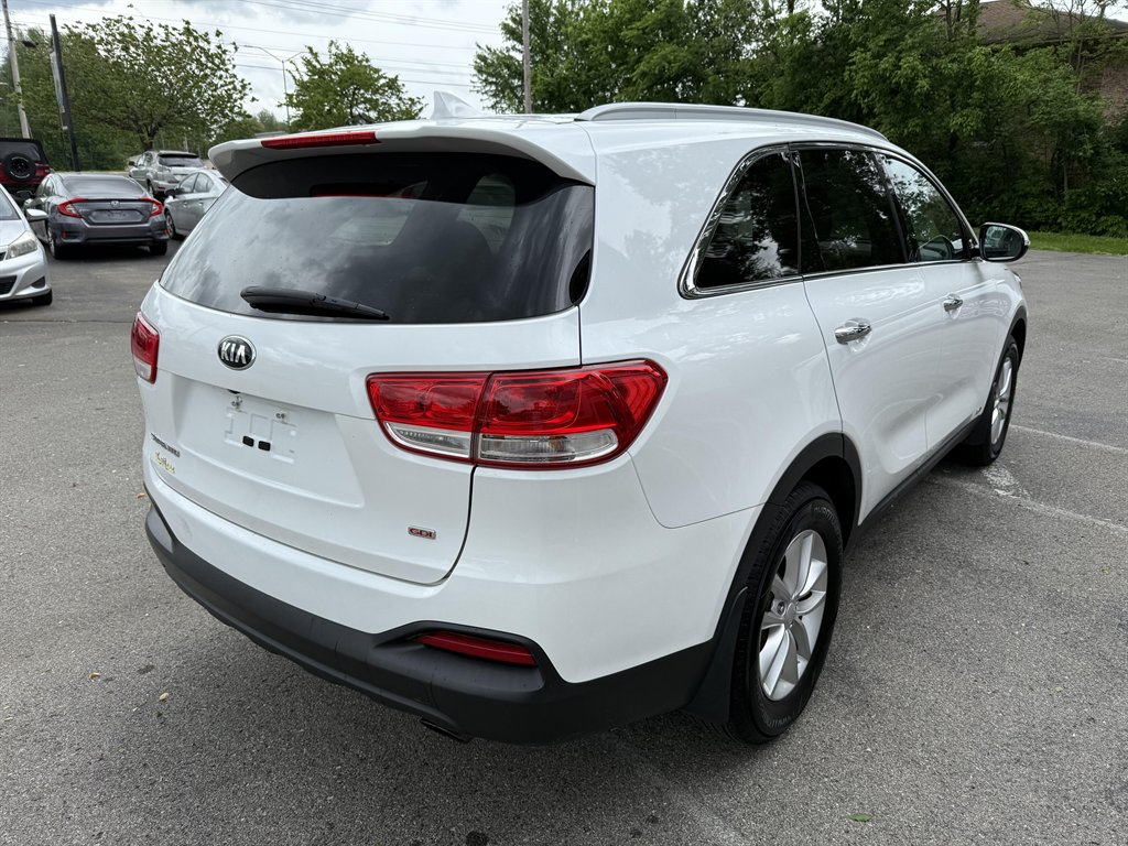 2016 Kia Sorento LX photo