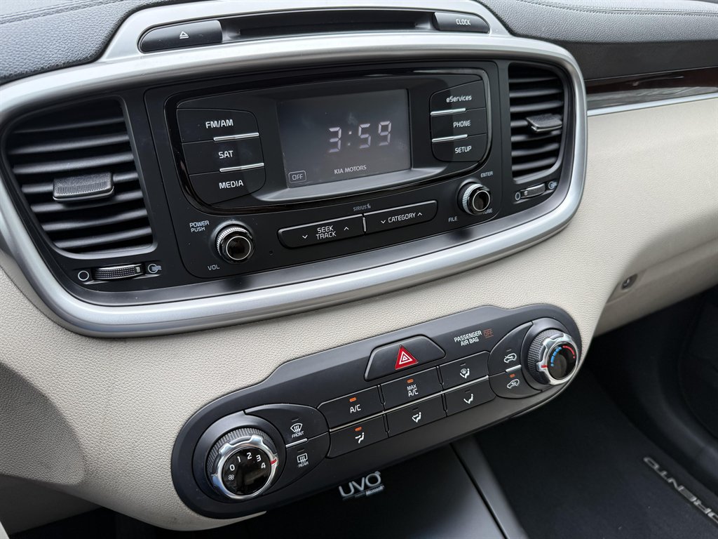 2016 Kia Sorento LX photo