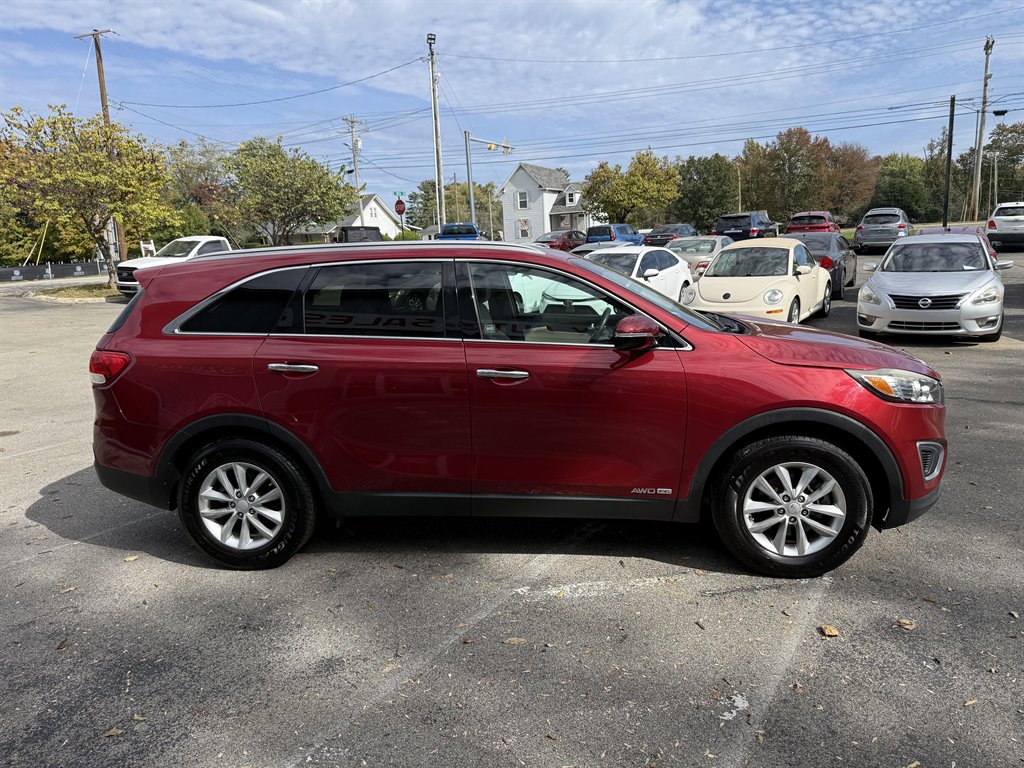 2016 Kia Sorento - $11,995
