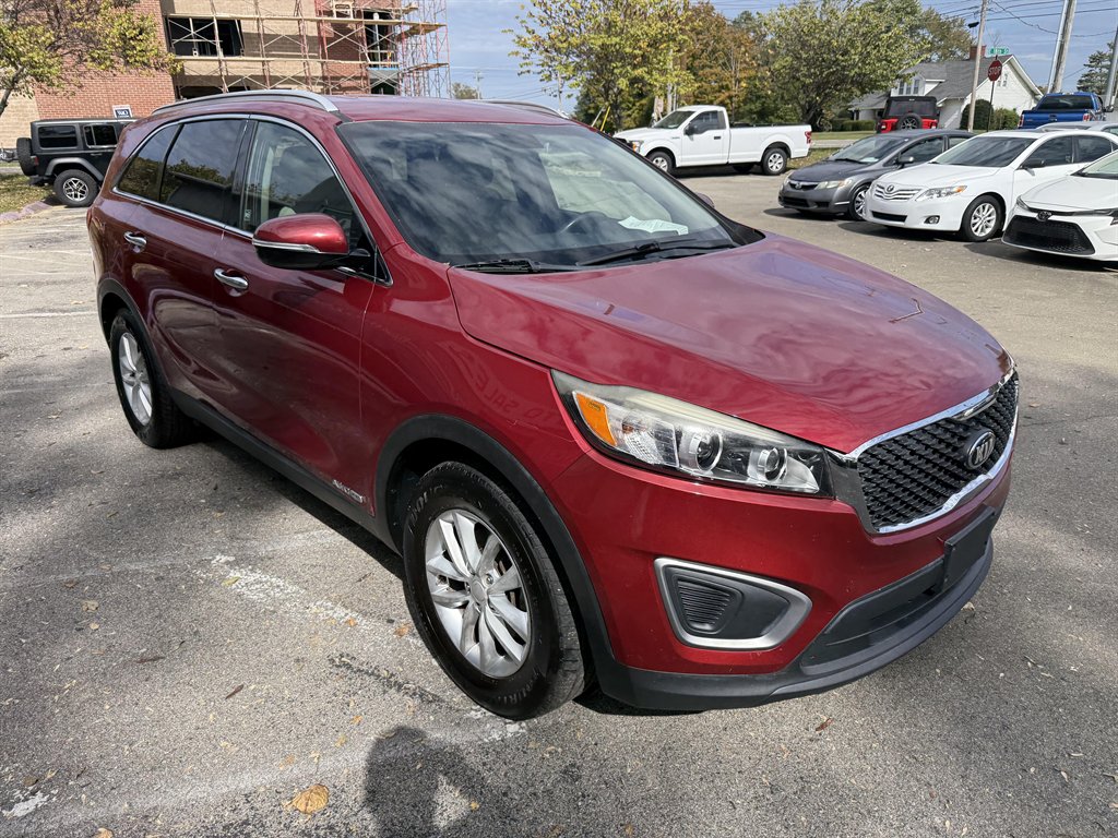 2016 Kia Sorento - $11,995