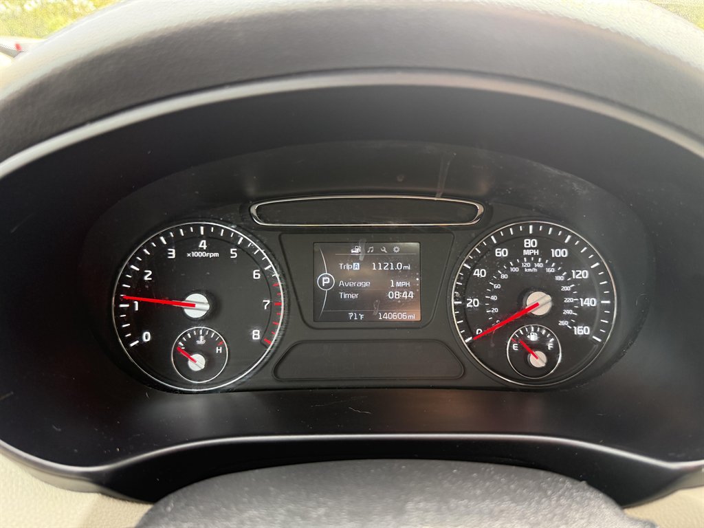 2016 Kia Sorento - $11,995