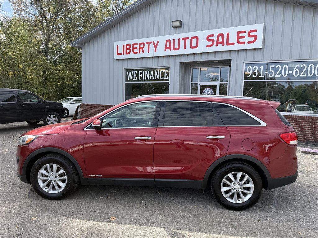 2016 Kia Sorento - $11,995