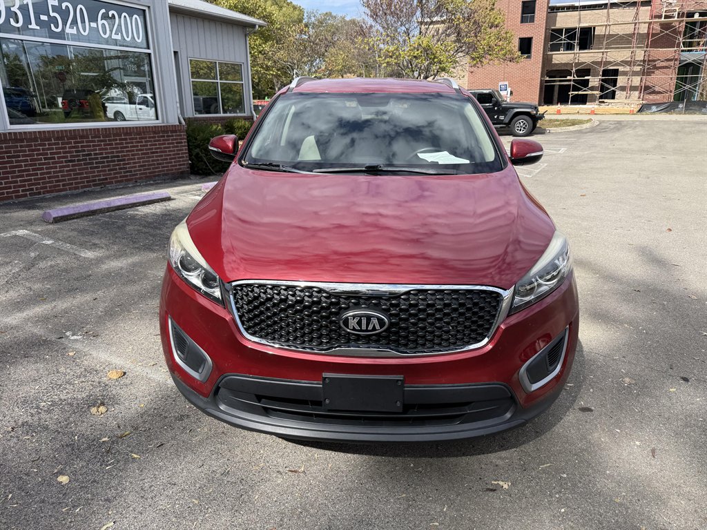2016 Kia Sorento - $11,995