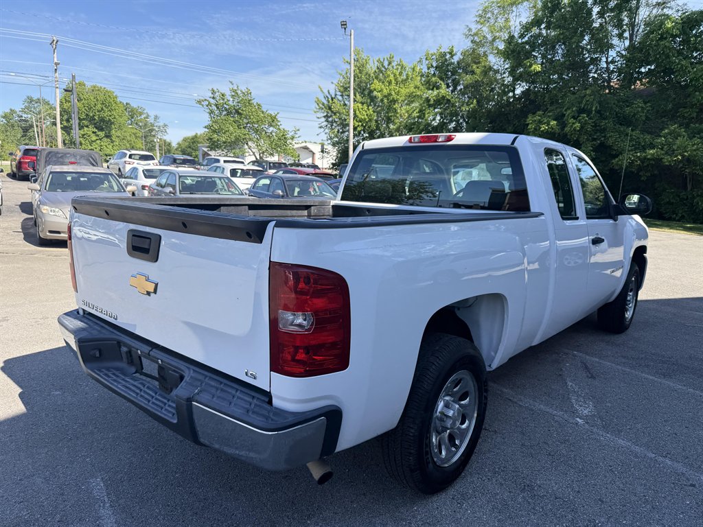 2009 Chevrolet Silverado - $8,995