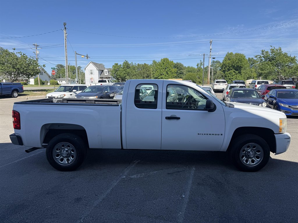2009 Chevrolet Silverado - $8,995