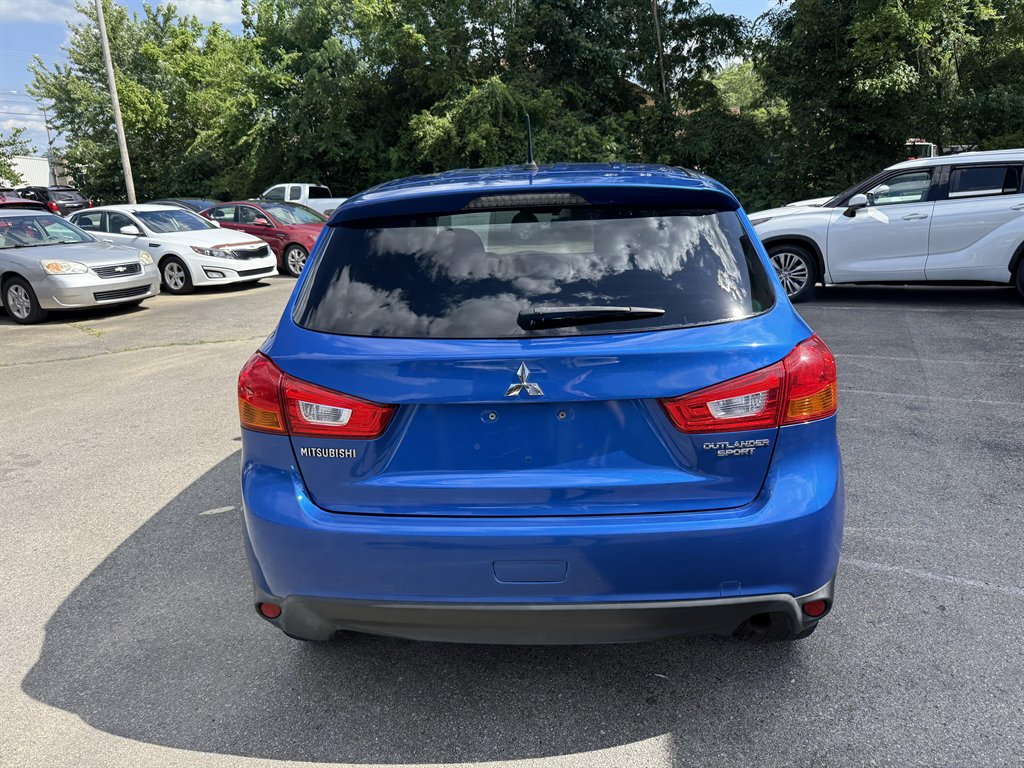 2015 Mitsubishi Outlander - $9,495