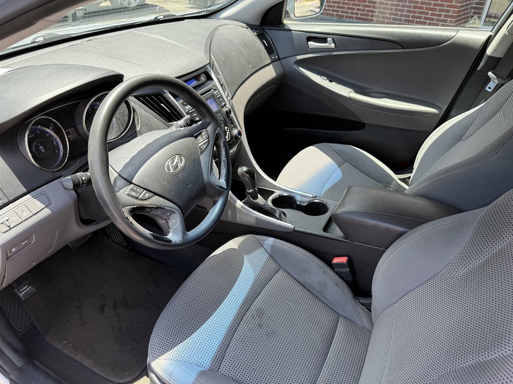2013 Hyundai Sonata - $5,995