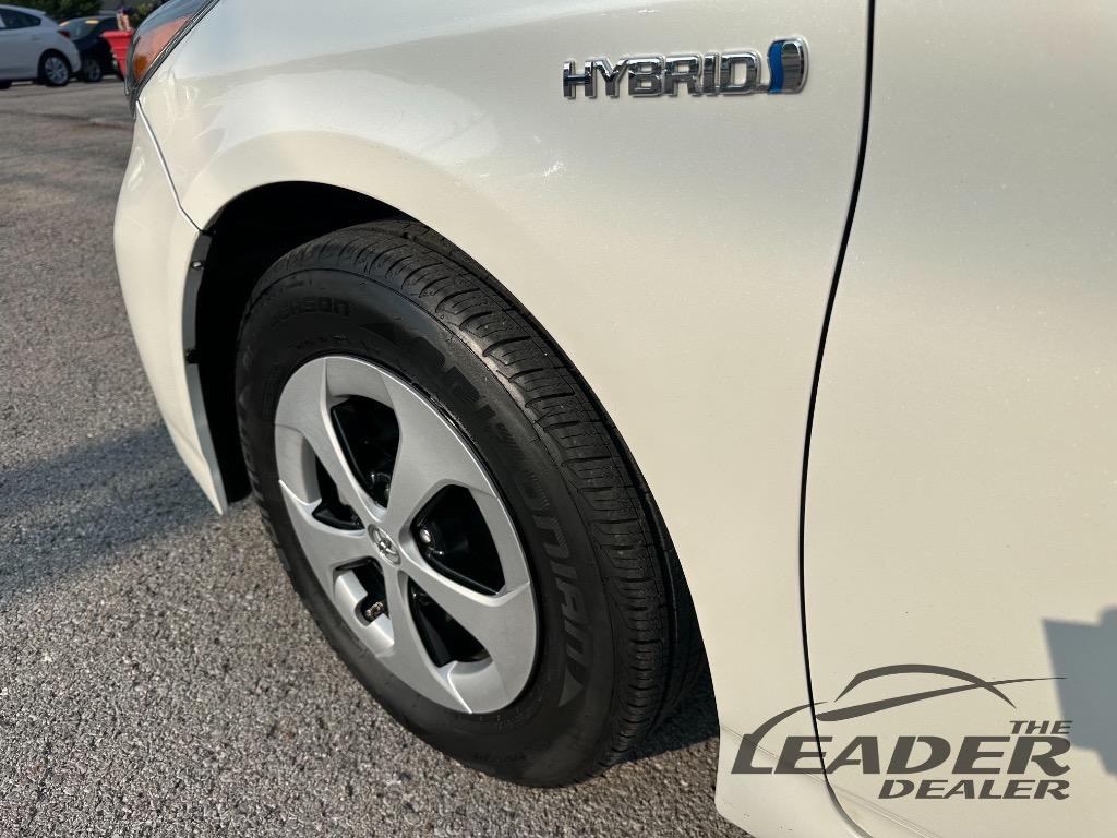 2015 Toyota Prius photo