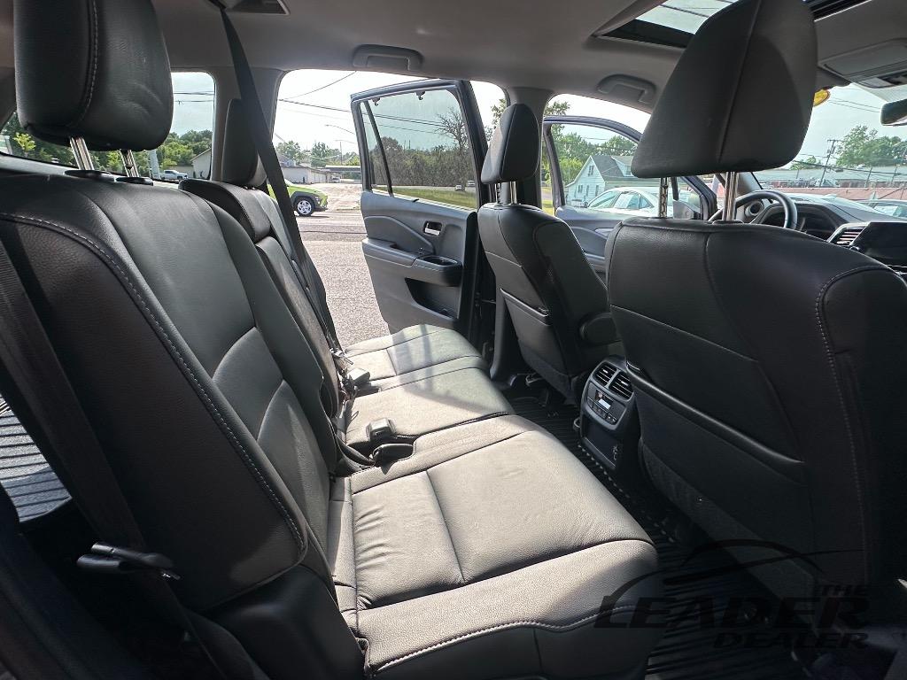 2022 Honda Pilot - $25,950