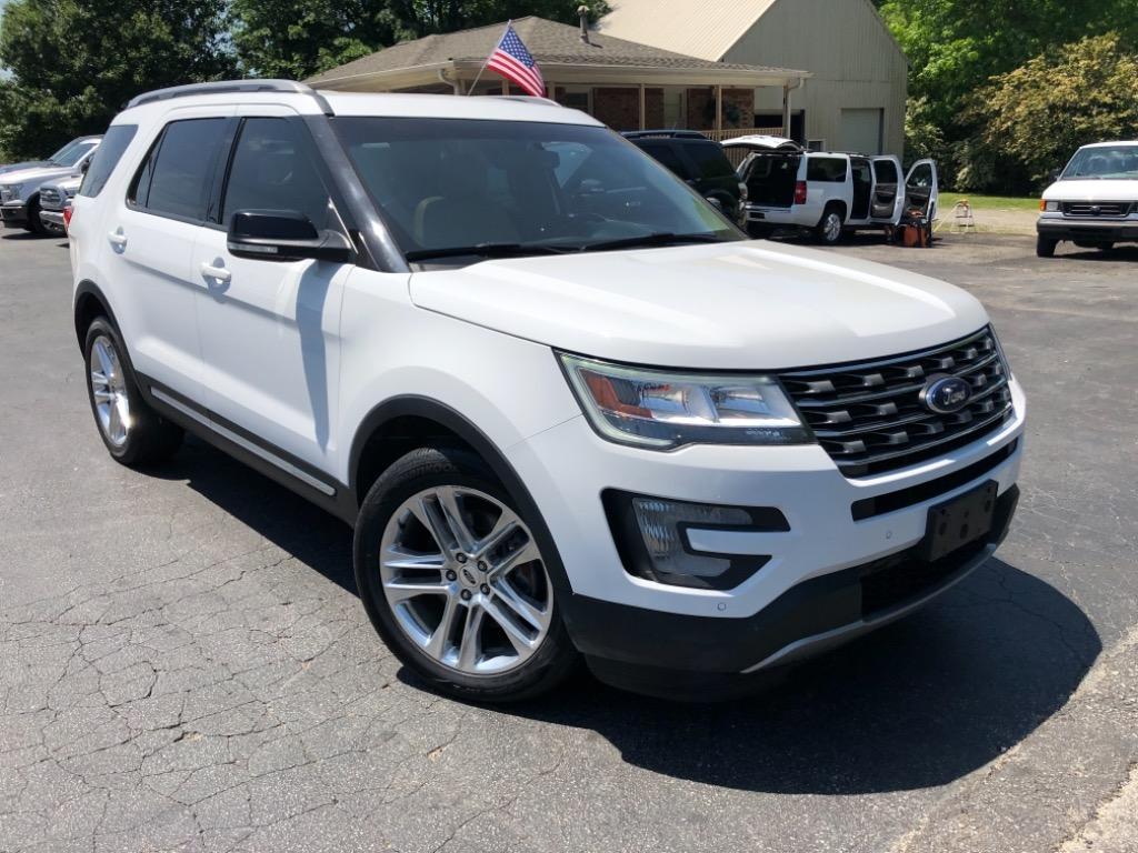 2016 Ford Explorer XLT photo