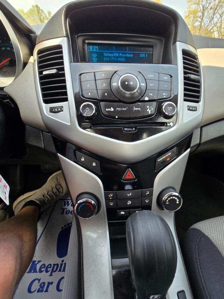 2014 Chevrolet Cruze - $10,900