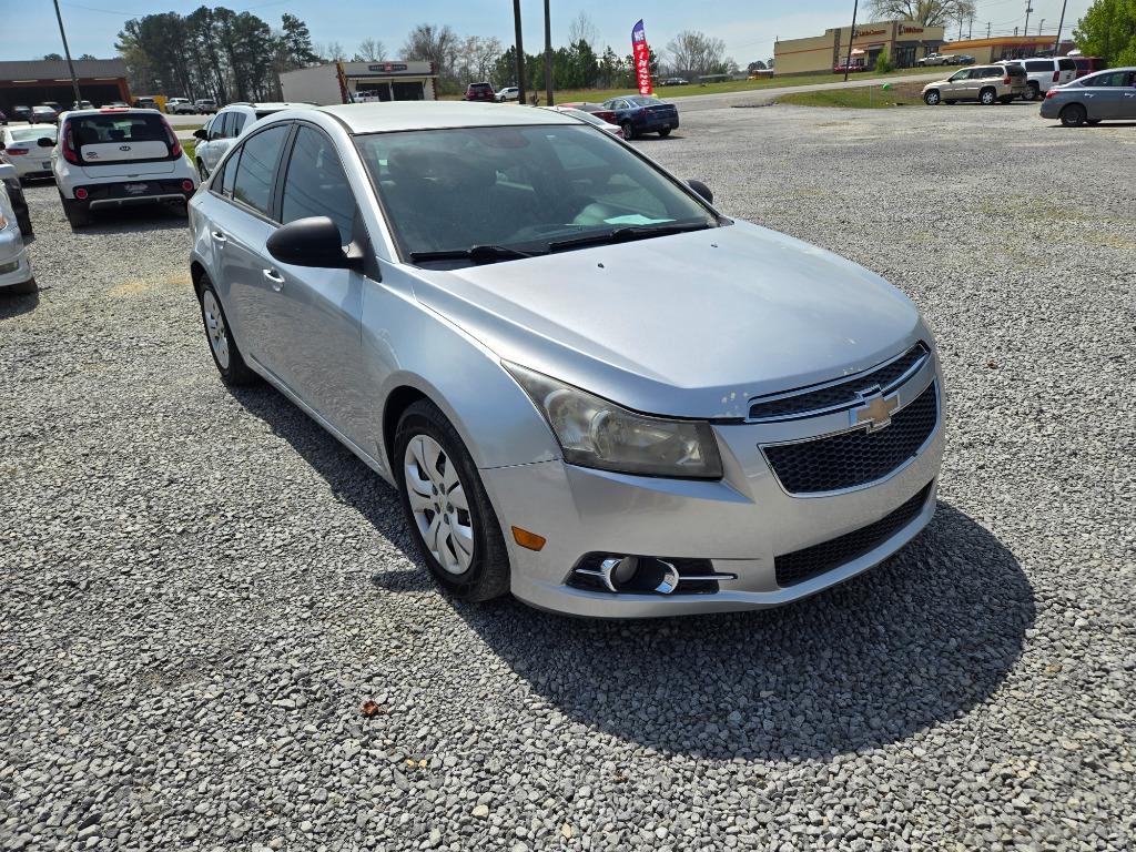 2014 Chevrolet Cruze - $10,900