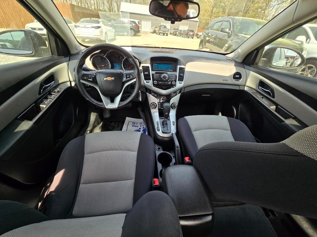 2014 Chevrolet Cruze - $10,900