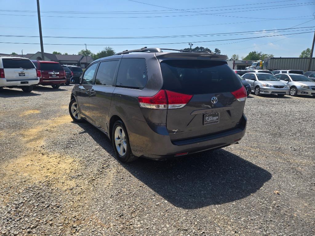 2012 Toyota Sienna - $10,900