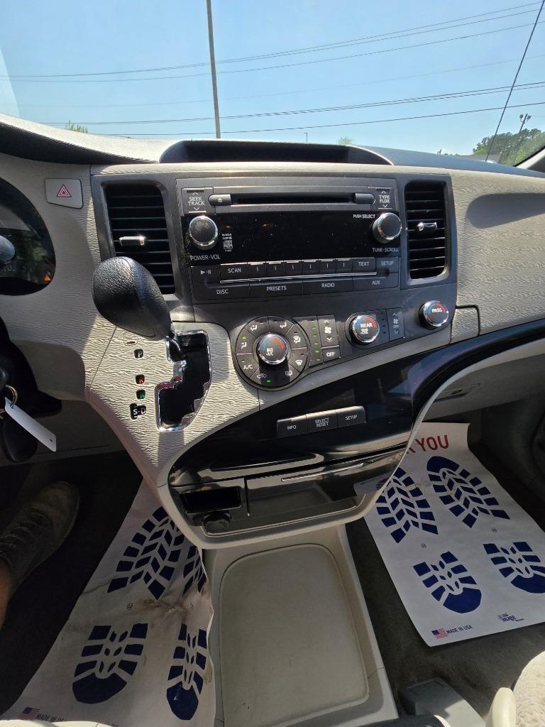 2012 Toyota Sienna - $10,900