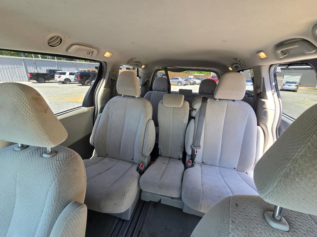 2012 Toyota Sienna - $10,900