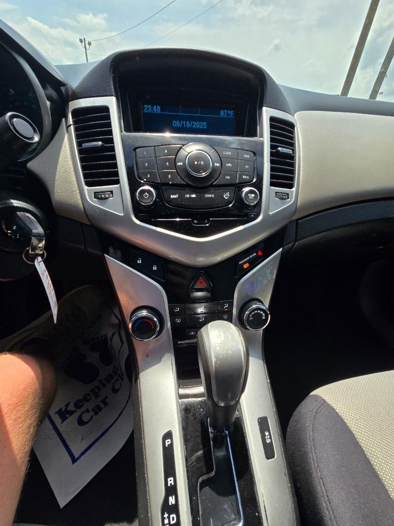 2014 Chevrolet Cruze - $9,900