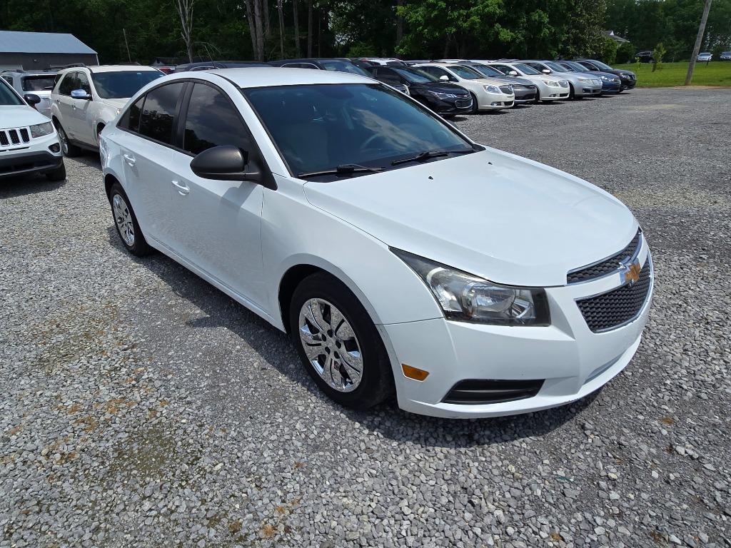 2014 Chevrolet Cruze - $9,900