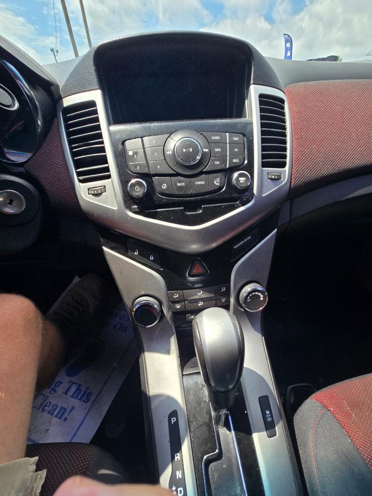 2014 Chevrolet Cruze - $11,900