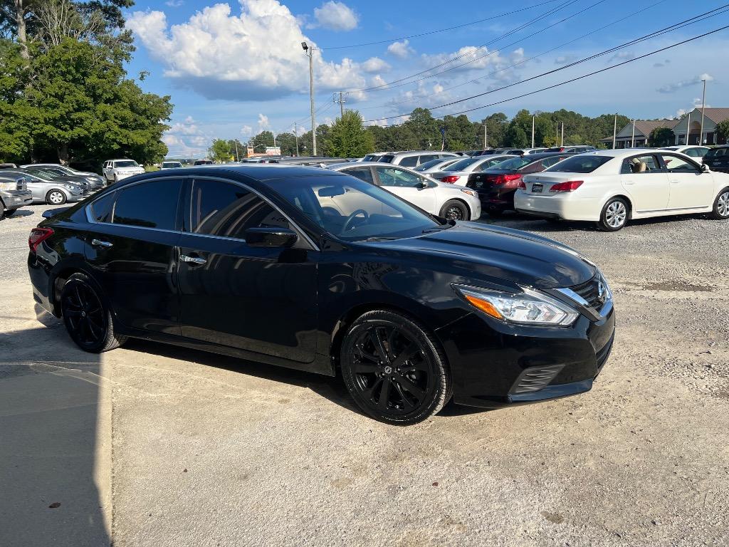 2017 Nissan Altima - $13,900