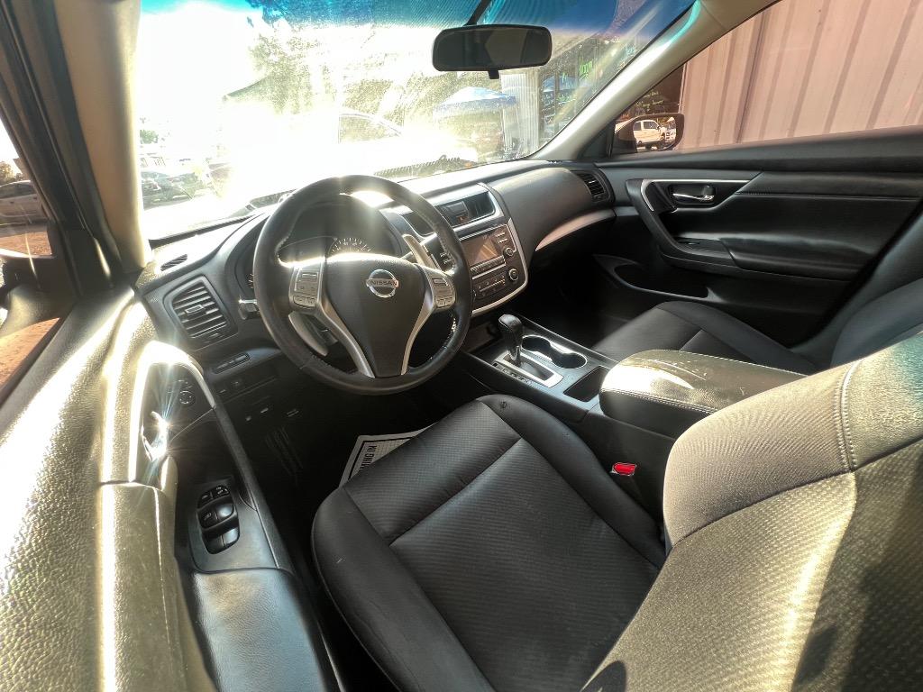 2017 Nissan Altima - $13,900