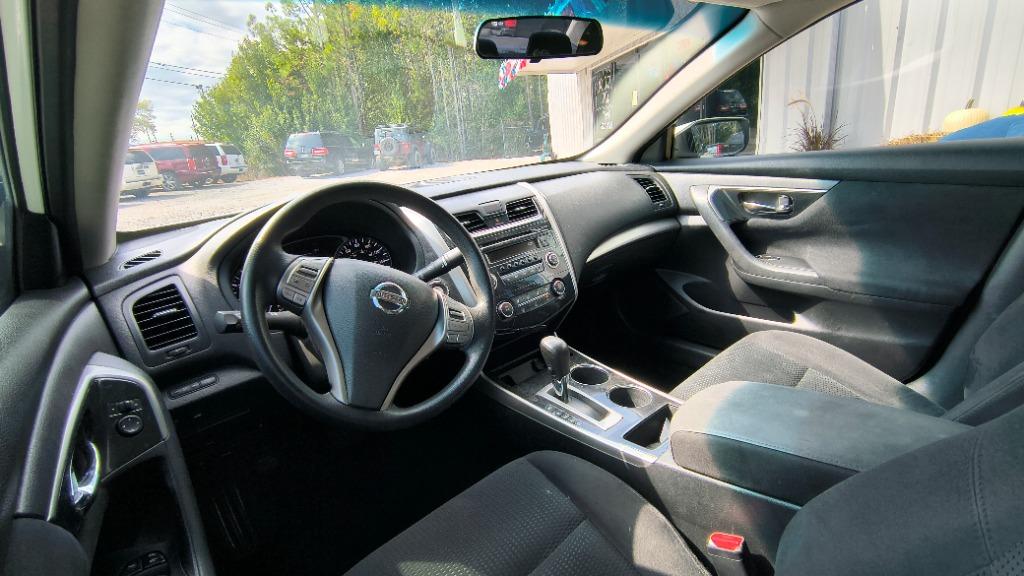 2014 Nissan Altima - $11,900