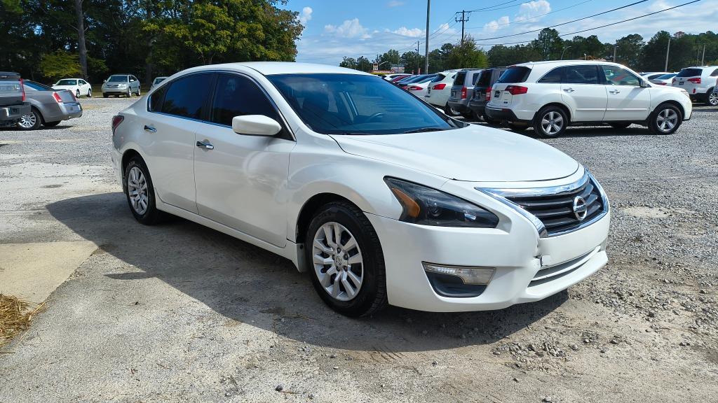 2014 Nissan Altima - $11,900