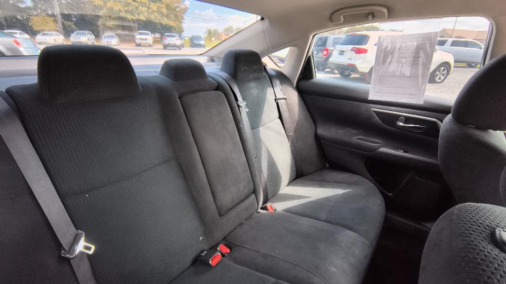2014 Nissan Altima - $11,900