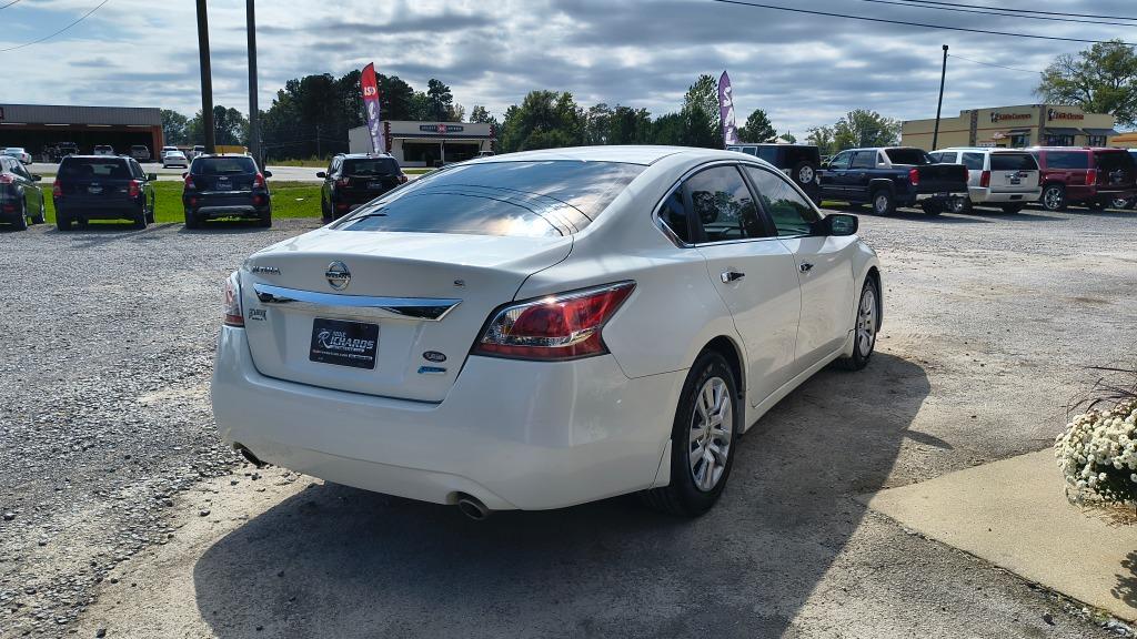 2014 Nissan Altima - $11,900