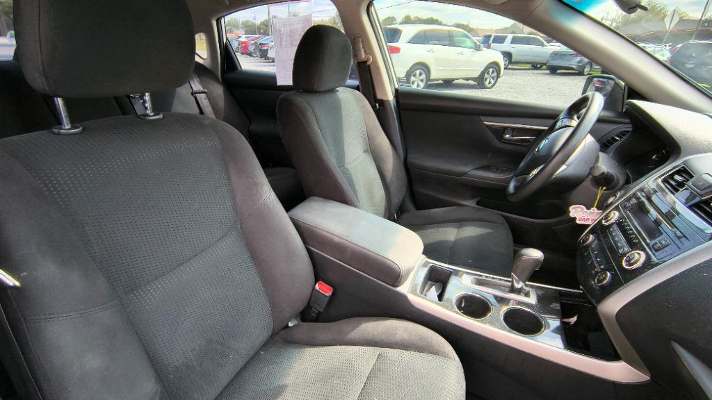 2014 Nissan Altima - $11,900