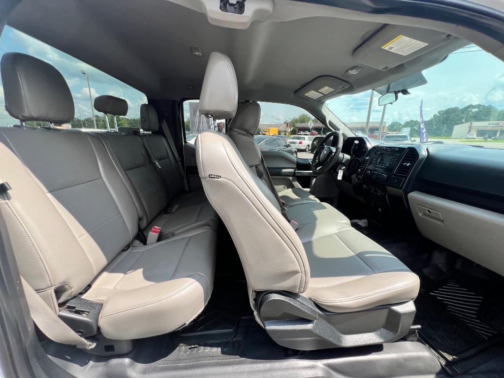 2016 Ford F150 - $13,900