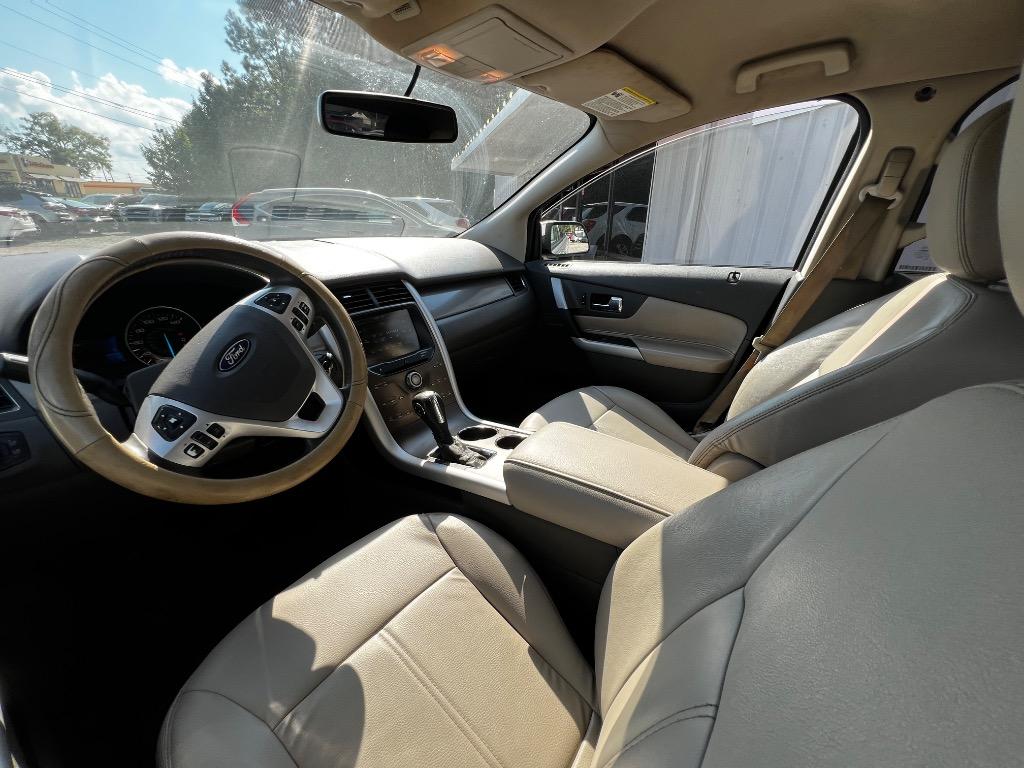 2014 Ford Edge - $11,900