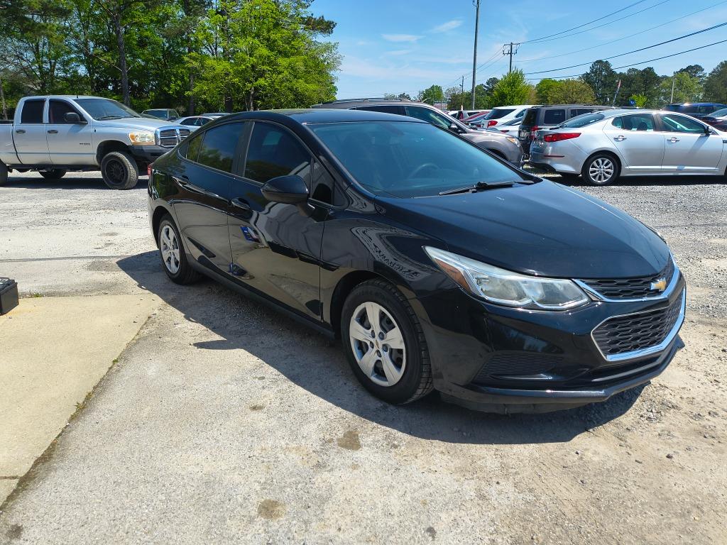 2017 Chevrolet Cruze - $11,900