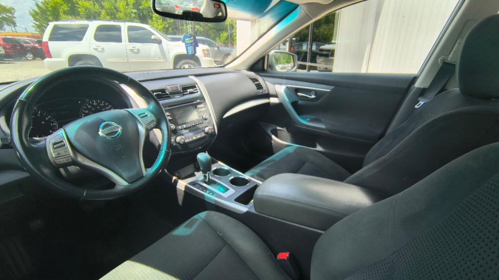 2015 Nissan Altima - $12,900