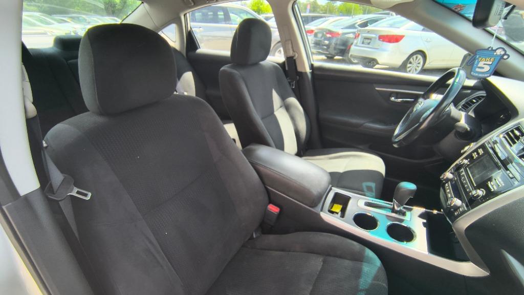 2015 Nissan Altima - $12,900