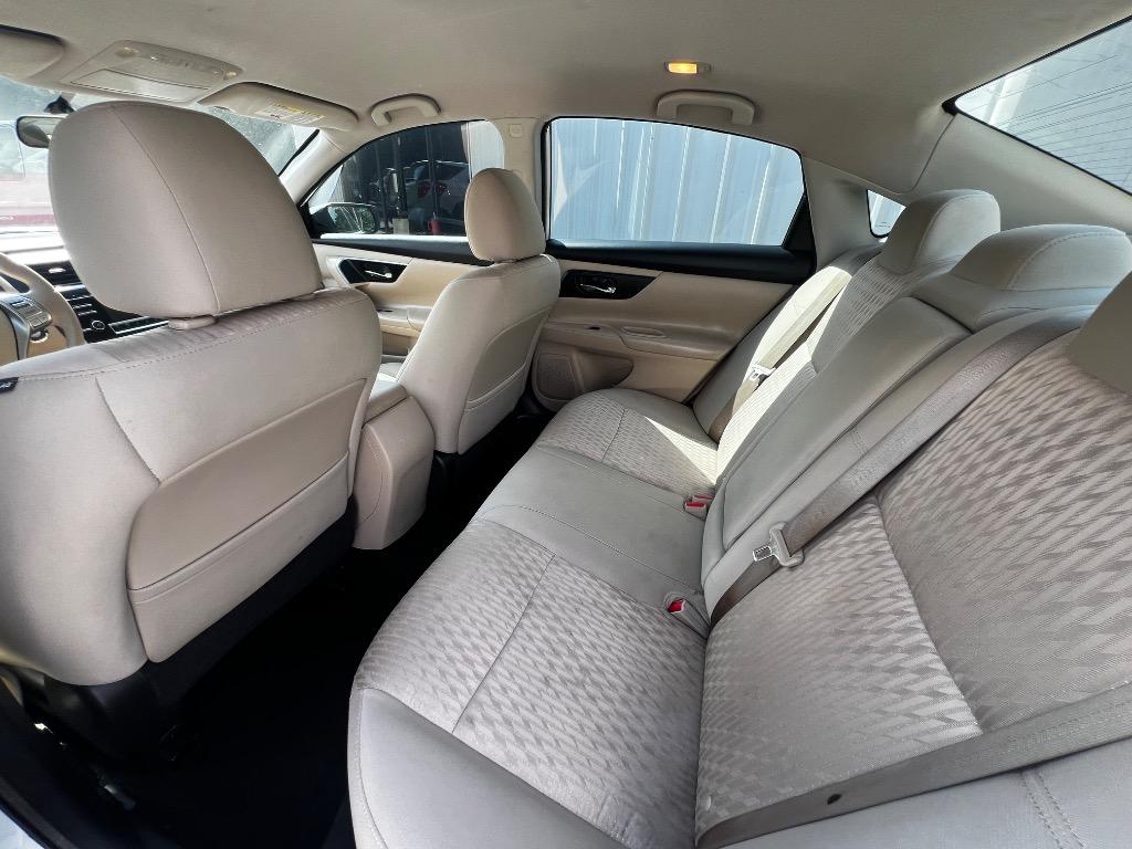 2017 Nissan Altima - $14,900
