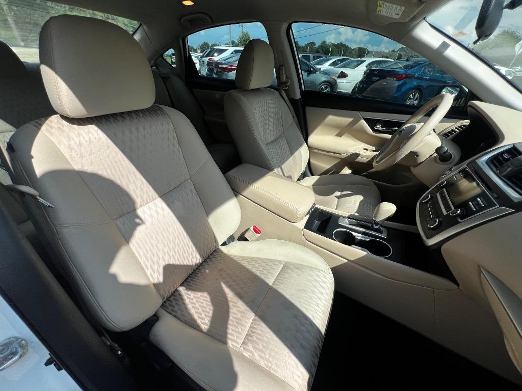 2017 Nissan Altima - $14,900