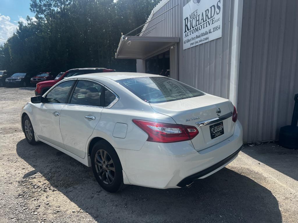 2017 Nissan Altima - $14,900