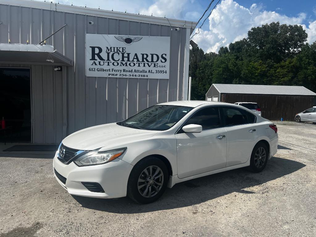 2017 Nissan Altima - $14,900