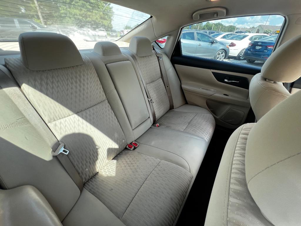 2017 Nissan Altima - $14,900