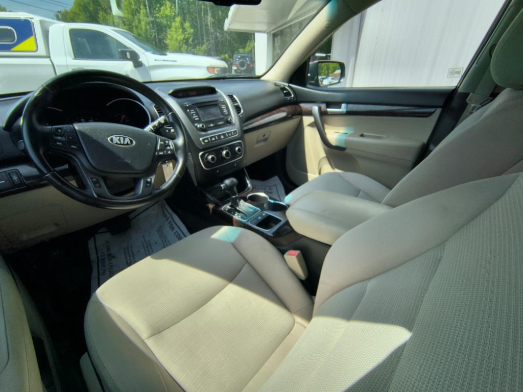2014 Kia Sorento - $12,900