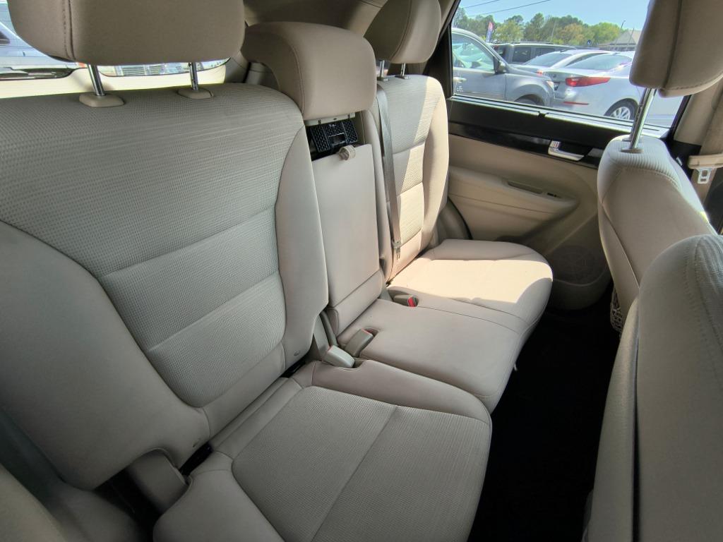 2014 Kia Sorento - $12,900