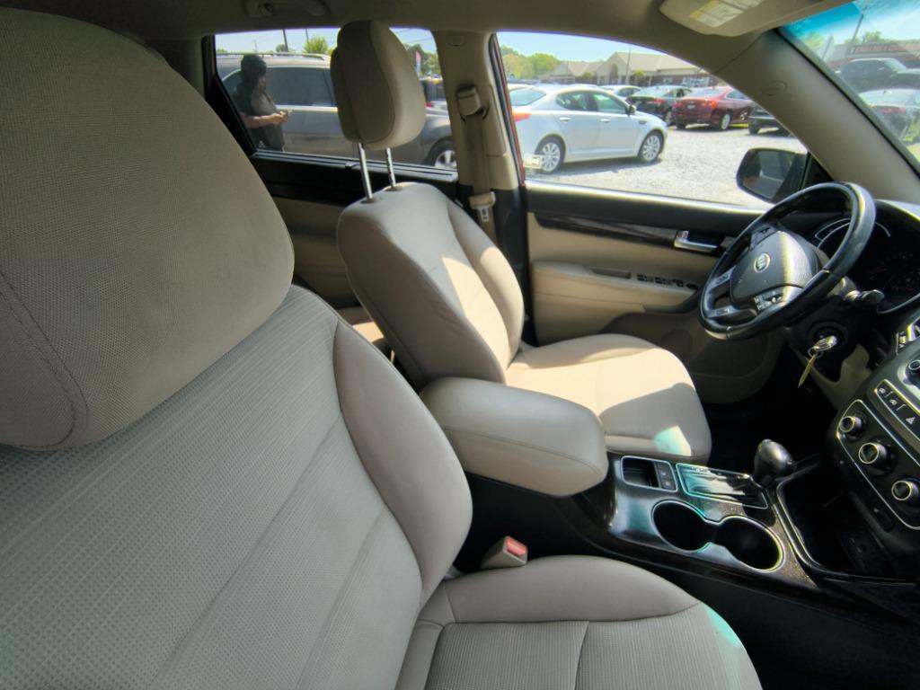 2014 Kia Sorento - $12,900