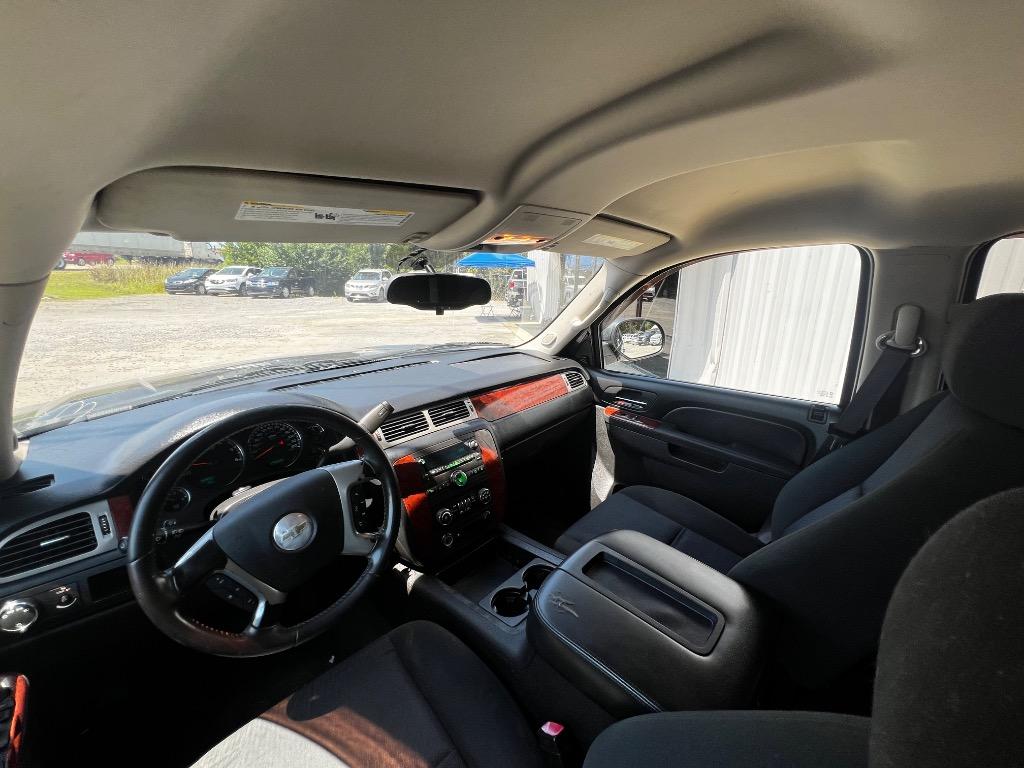 2011 Chevrolet Tahoe - $11,900