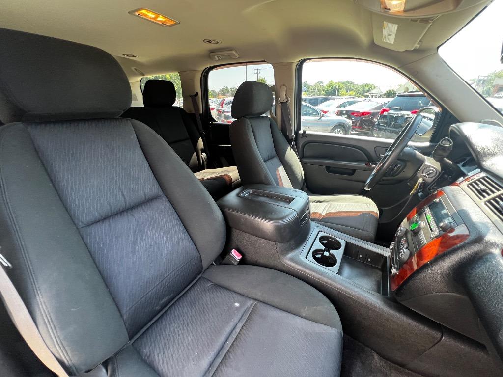 2011 Chevrolet Tahoe - $11,900