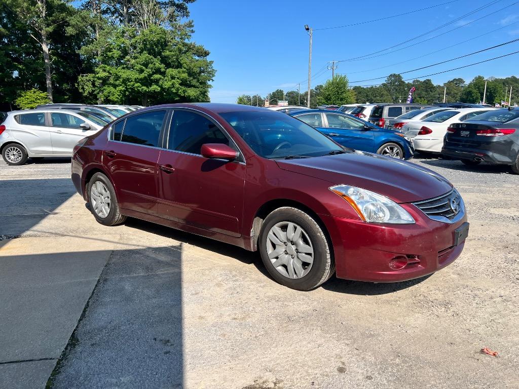2012 Nissan Altima - $11,900